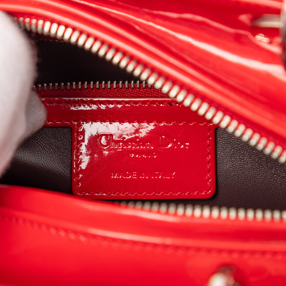 Pre-Loved Dior Medium Patent Lady Dior - Picture 5 of 7